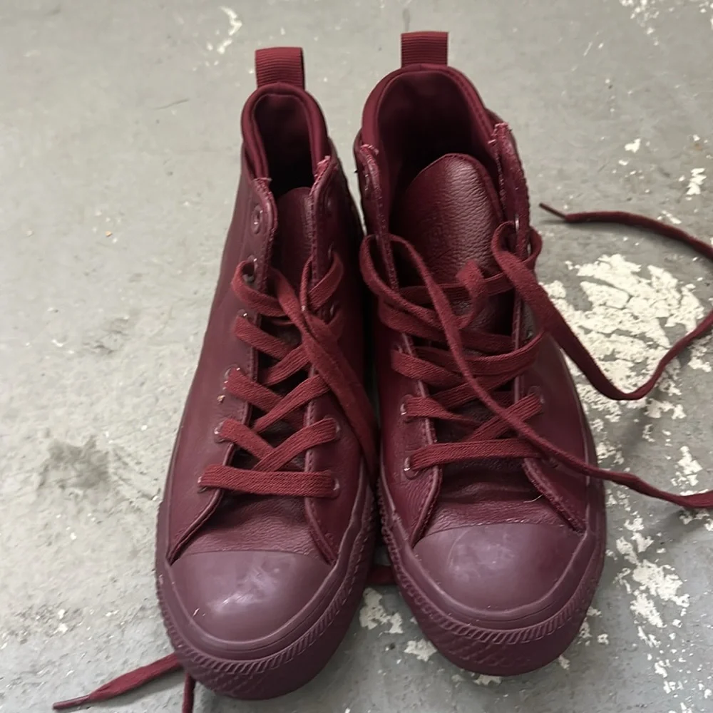 Converse - Picture 2 of 4